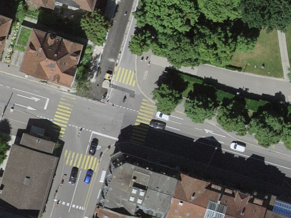 Luftbild der heutigen Kreuzung Haselstrasse / Bahnhofstrasse / Parkstrasse beim Kulturhaus Royal